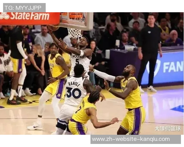 东詹联手砍下65分湖人遗憾不敌森林狼总分落后 东詹联手砍下65分湖人遗憾不敌森林狼总分落后